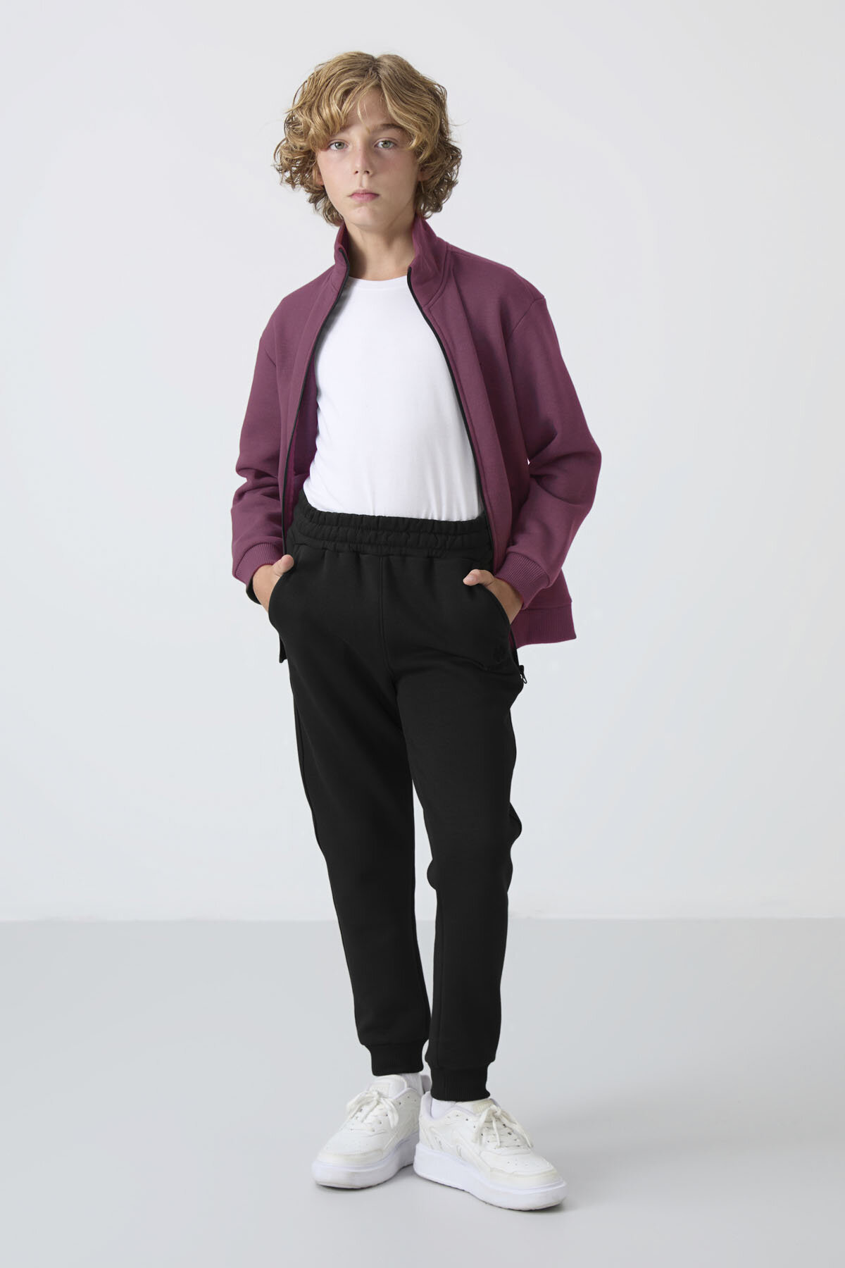 Soft Vişne-Siyah Pamuklu Kalın İçi Tüylü Standart Fit Nakışlı Erkek Çocuk Eşofman Takım - 11256 - TOMMYLIFE