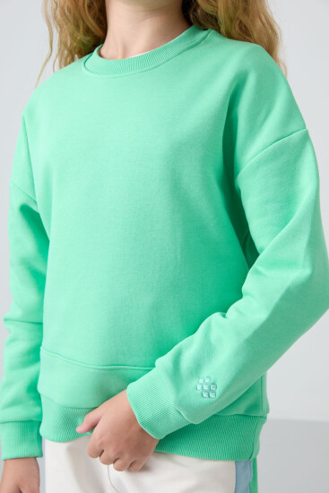 Su Yeşil Pamuklu İçi Tüylü Yumuşak Dokulu Oversize Nakışlı Kız Çocuk Sweatshirt - 75150 - TOMMYLIFE (1)