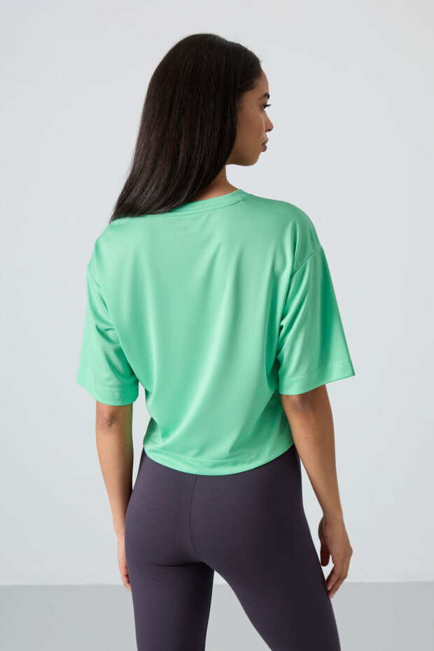 Su Yeşili Nefes Alan Dokulu İnce Esnek Standart Kalıp Performans Kadın T-Shirt - 97284 - 6