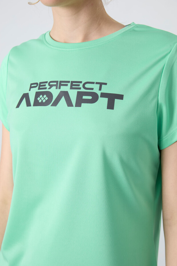Su Yeşili Nefes Alan Dokulu İnce Esnek Standart Fit Performans Kadın T-Shirt - 97283 - 3