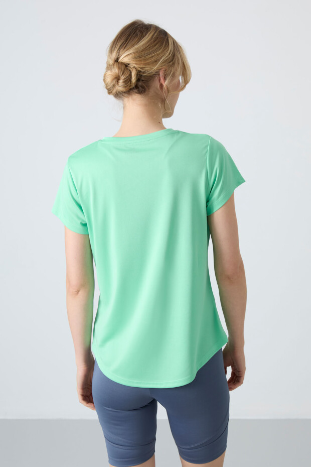 Su Yeşili Nefes Alan Dokulu İnce Esnek Standart Fit Performans Kadın T-Shirt - 97283 - 5