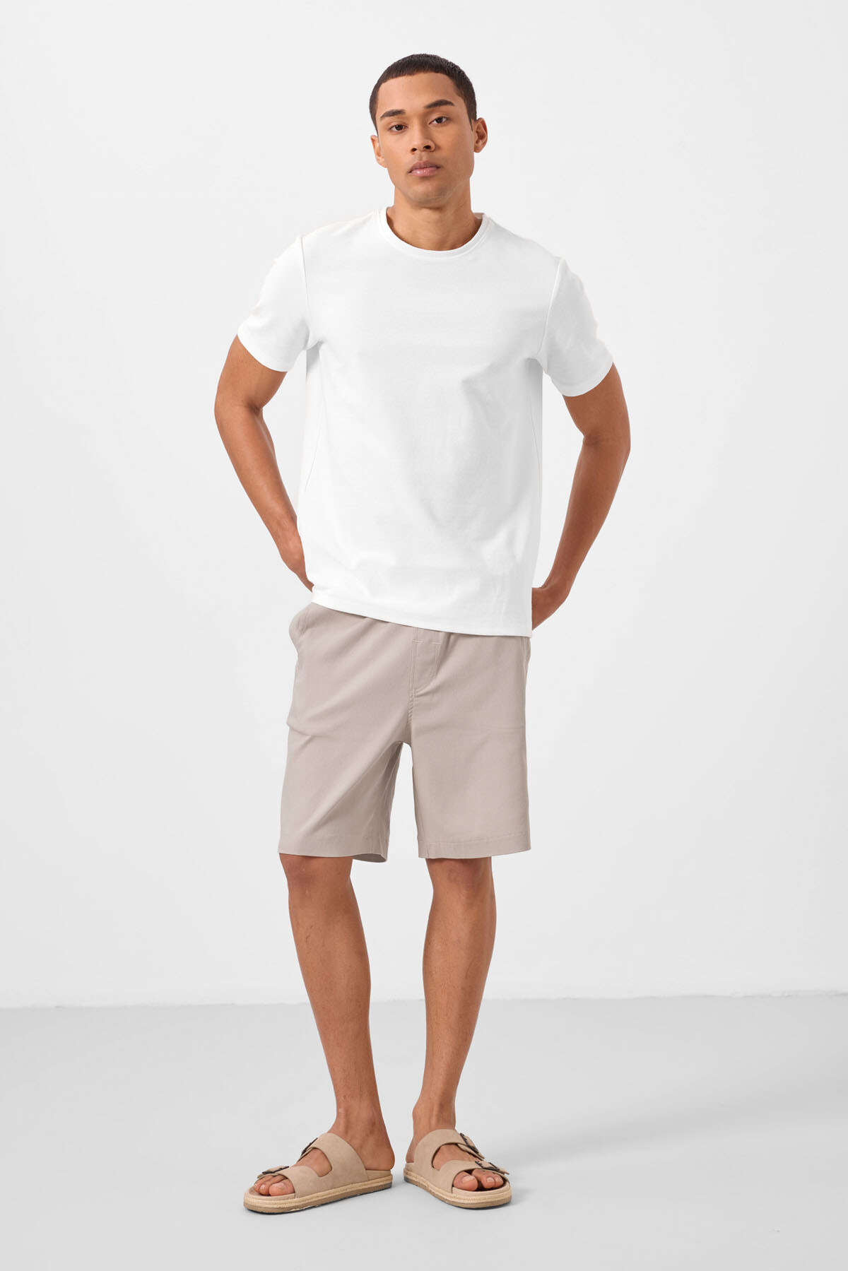 Taş Standart Fit Dokuma Hafif Esnek Chino Erkek Şort - 81289 - TOMMYLIFE