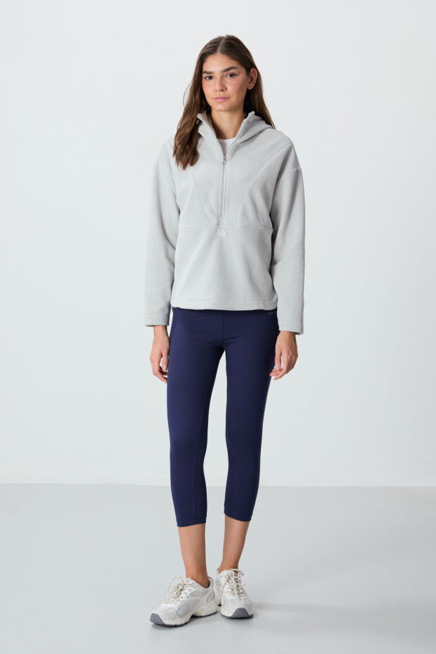 Taş Kalın Yumuşak Dokulu Kapüşonlu Standart Kalıp Nakışlı Polar Kadın Sweatshirt -97286 - 3