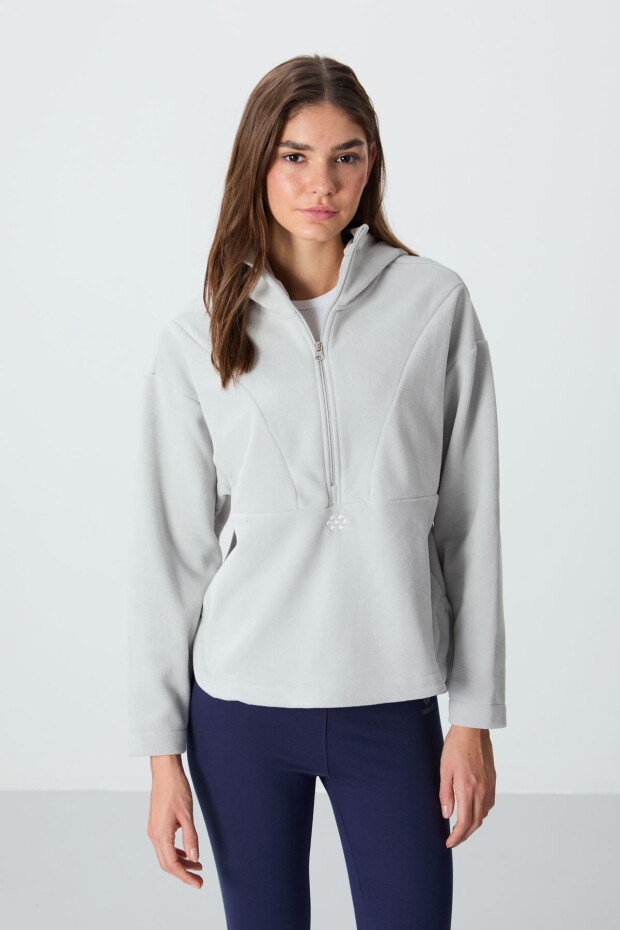 Taş Kalın Yumuşak Dokulu Kapüşonlu Standart Kalıp Nakışlı Polar Kadın Sweatshirt -97286 - 1