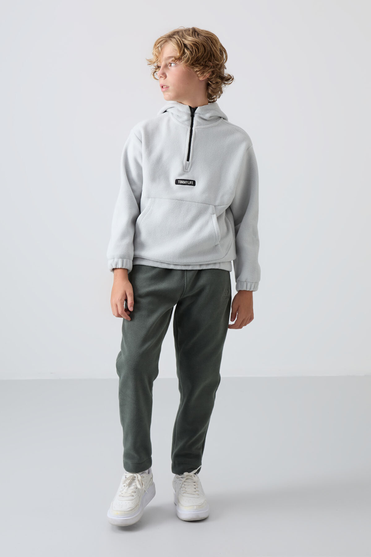 Taş Kalın Yumuşak Dokulu Standart Fit Nakışlı Polar Erkek Çocuk Sweatshirt - 11230 - TOMMYLIFE (1)