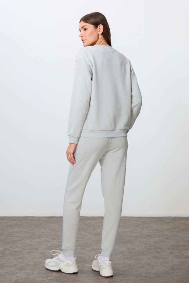 Taş Kompakt Pamuklu Kalın Pürüzsüz Dokulu O Yaka Oversize Fit Kadın Eşofman Takım - 95341 - 7