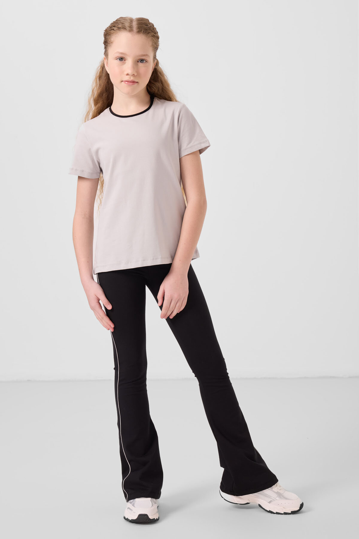 Taş-Siyah Pamuklu O Yaka Standart Fit Basic İspanyol Paça Kız Çocuk Tayt Takım - 75192 - TOMMYLIFE