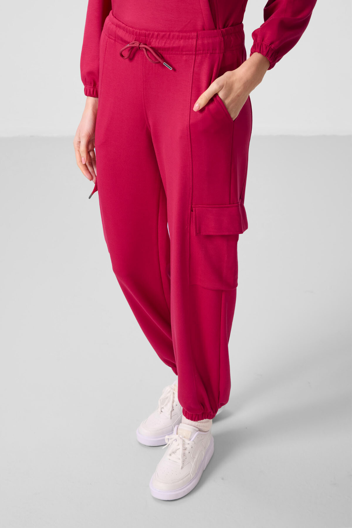 Viva Kırmızı Yumuşak Dokulu Dik Yaka Gizli Fermuarlı Oversize Kadın Eşofman Takım - 95351 - TOMMYLIFE (1)