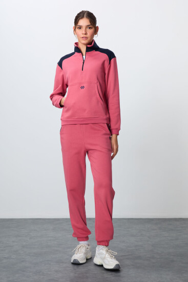 Yaban Gülü Kompakt Pamuklu Kalın Pürüzsüz Dokulu Dik Yaka Oversize Fit Kadın Eşofman Takım - 95342 - TOMMYLIFE (1)