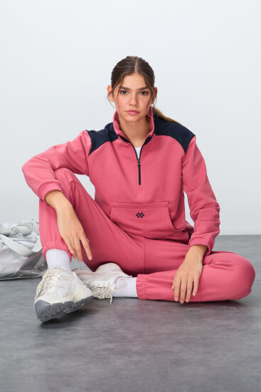 Yaban Gülü Kompakt Pamuklu Kalın Pürüzsüz Dokulu Dik Yaka Oversize Fit Kadın Eşofman Takım - 95342 - TOMMYLIFE