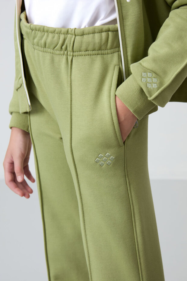 Yağ Yeşil Pamuklu İçi Tüylü Yumuşak Dokulu Standart Fit Nakışlı Kız Çocuk Eşofman Takım - 75161 - 4