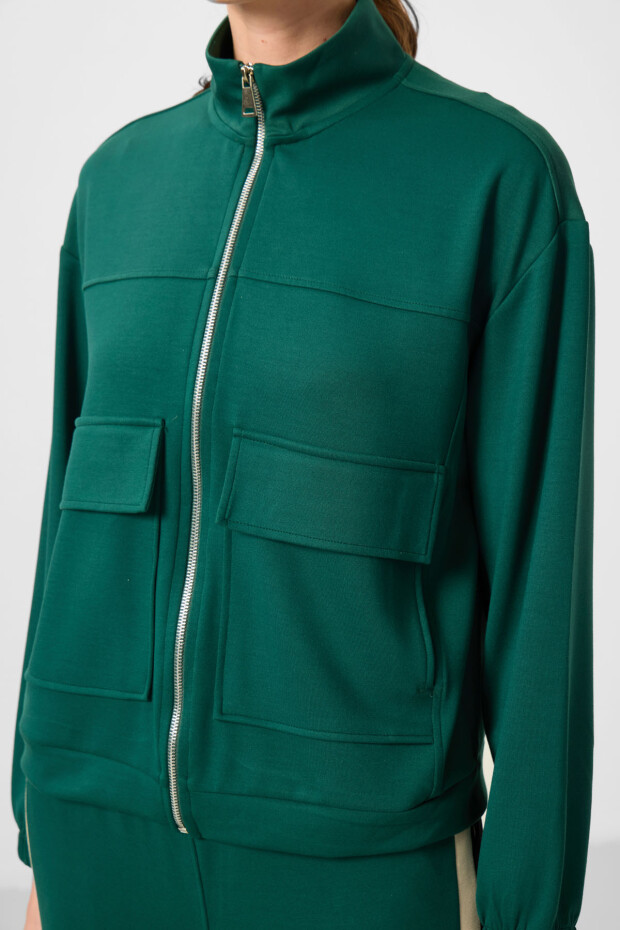 Yeşil Yumuşak Dokulu Dik Yaka Rahat Form Kargo Cepli Kadın Crop Top Sweatshirt - 97301 - 3