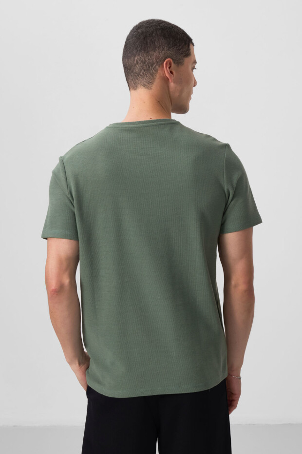Yeşil Yüzeyi Dokulu Rahat Form Basic Erkek T-Shirt - 88436 - 5